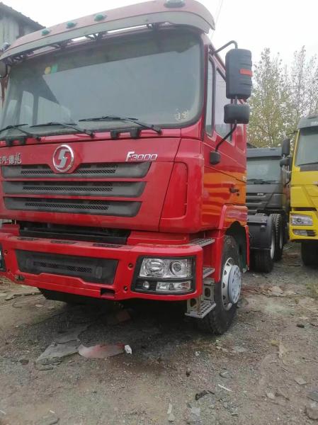 Made Red Used Shacman F3000 6X4 Heavy Head Tractor Truck with Radial Tire Design