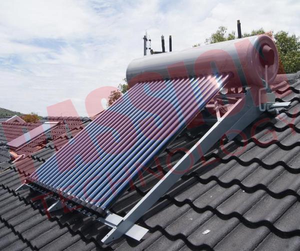 Integrated Pressurized Rooftop Solar Water Heater Silver Steel Outer Tank
