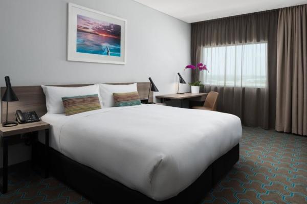 Koh Kong hotel furniture manufactuer by designer Laminate board wall panel with Wood guestroom furniture