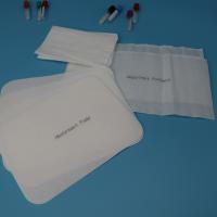 Pads absorventes brancos de 65 mm x 70 mm para ensaios de laboratório ou fugas de pequenos dispositivos médicos