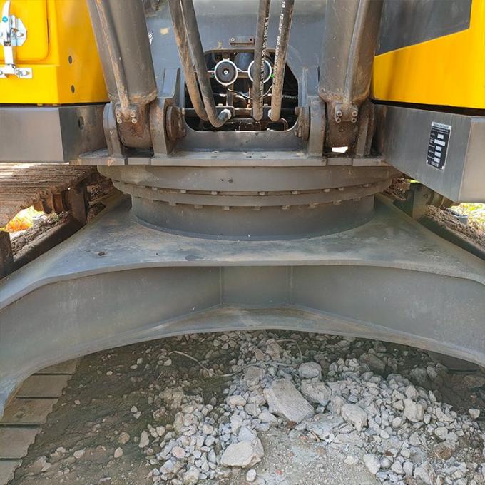 Эксплуатационный экскаватор Эксплуатационный экскаватор Volvo EC240 Неплохой Эксплуатационный экскаватор Volvo EC240