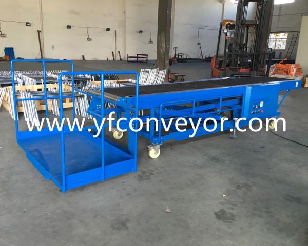 Truck Loading Conveyor has a standing platform/Movable belt conveyor with standing platform