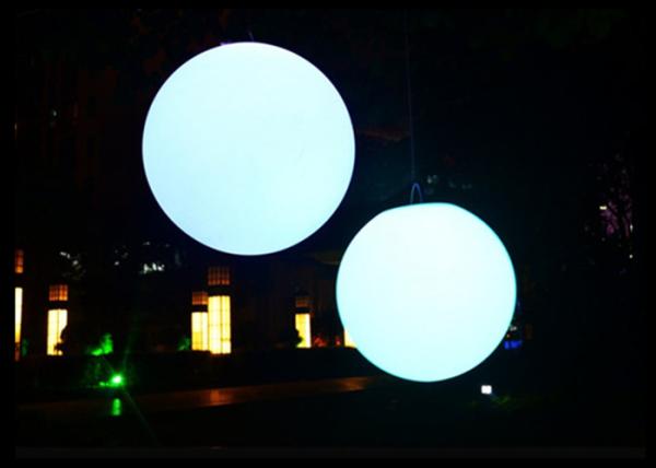 Cor romântica que muda a lâmpada da bola do fulgor do diodo emissor de luz recarregável para o jardim/jarda