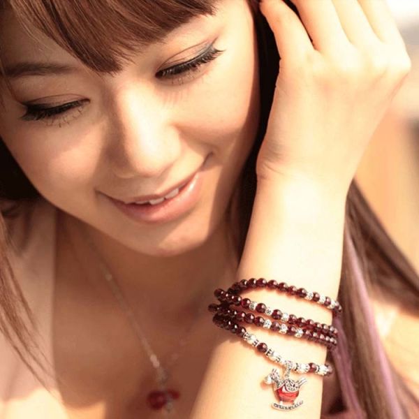 5mm Round Genuine Garnet Beads Bracelet with 925 Silver Marcasite Horse Garnet Charm (B120706)