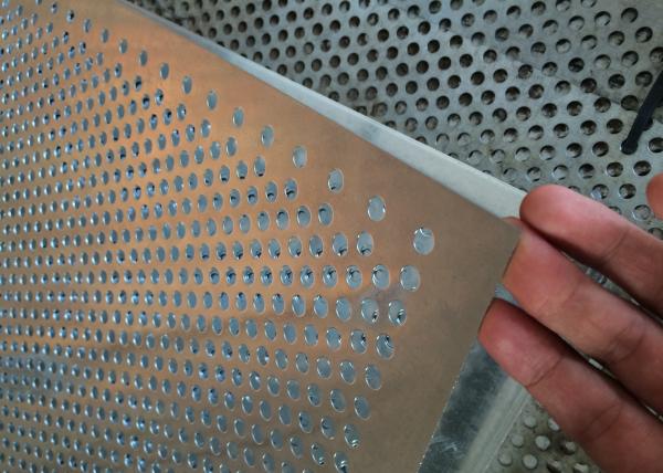 Anti Aging Steel Plate Perforated Metal Mesh For Filter 3mm - 200mm Aperture