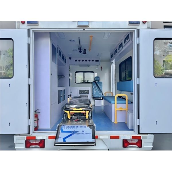 Ambulance Transfer Vehicle Medical Van Isolation Patient Transport Ambulance Vehicle with Basic Devices