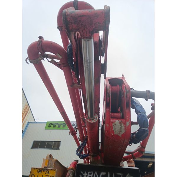 Promotion Sale of Used Concrete Pump Putzmeister 56m with Hydraulic Machining Process
