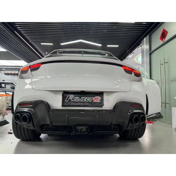 Carbon Ferrari Purosangue Body Kit OEM Custom Front Diffuser Wide Body
