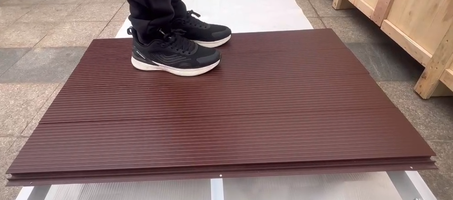 Heavy Duty 6063-T5 Aluminum Outdoor Decking Class A Fire Proof / Interlocking Click In System For
