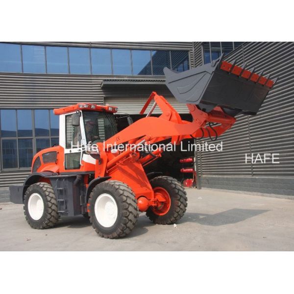 A máquina ZL920 de 2 toneladas do carregador da roda do design compacto adota o motor do cilindro de YTO quatro