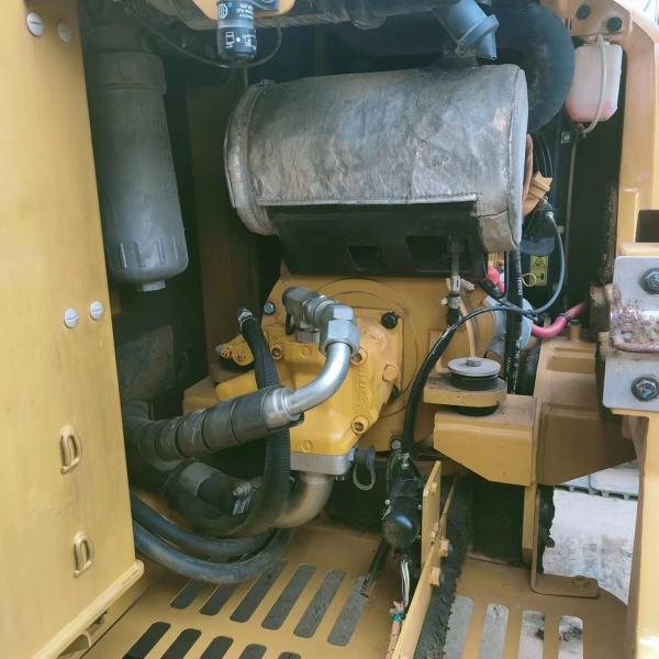 Original Japan Used Cat 305.5e2 Small Excavator in Good Condition with Hydraulic Valve