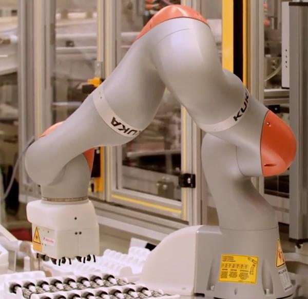 OnRobot Robotiq DH Robotics Gripper Lightweight Robots KUKA LBR IIWA 7 Axis Palletizing Packaging Collaborative Robot