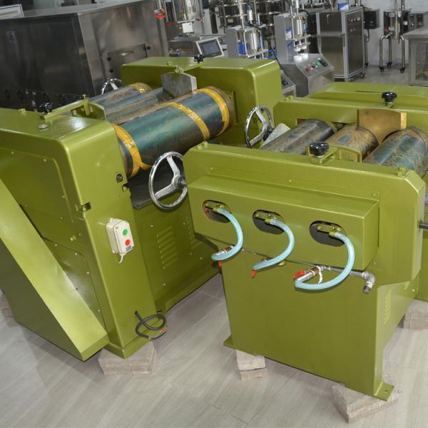 Aluminum Alloy Automatic Lip Gloss Filling Machine Laboratory S200 Three Roller Grinding Machine