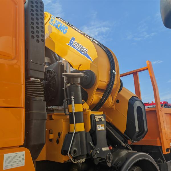 Shacman F3000 Truck With XCMG GSQZ860 32ton Folding Crane
