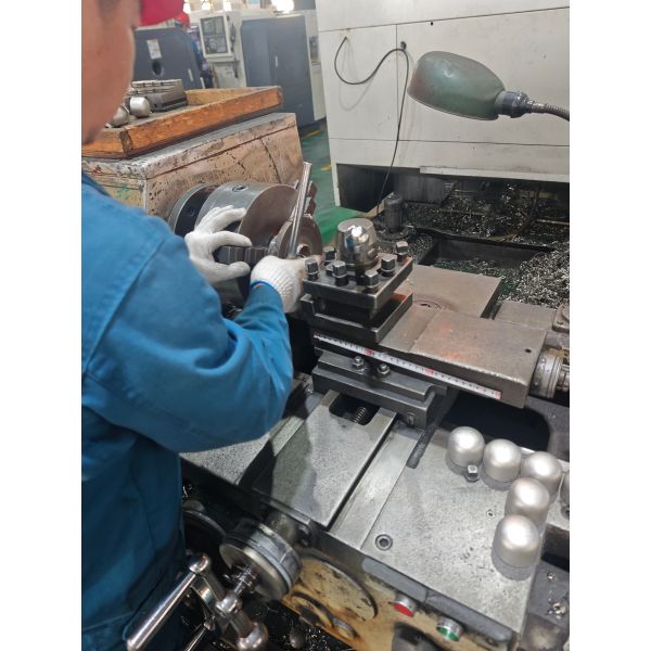 DIN Standard YUHAO Stainless Steel Fittings For Petrochemical Industry Customizable SS Butt Welded Pipe Fittings