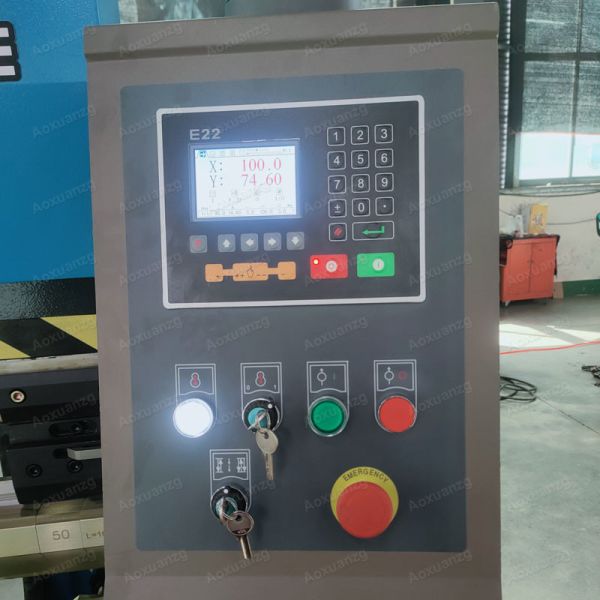 Improved Bending Precision NC Controller E22 Torsion Bar Press Brake For Stainless Steel