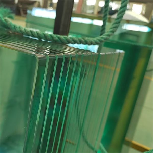 15mm Clear Curved Tempered Safety Glass with Polished Safety Edge for Doors and Curtain Walls