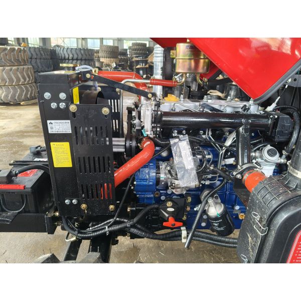 High-performance tractor with National IV engine, farm wheeled tractor / cost-effective tractor, cheap brand-new tractor for foreign trade