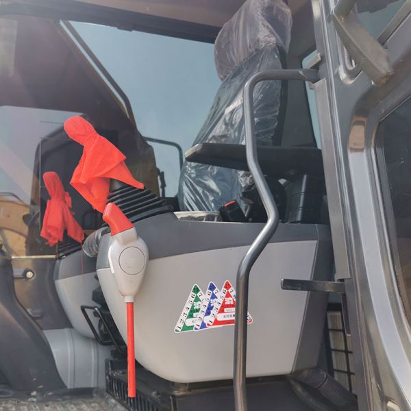 22T Япония Подержанный экскаватор Komatsu PC220-8 Подержанный полётчик