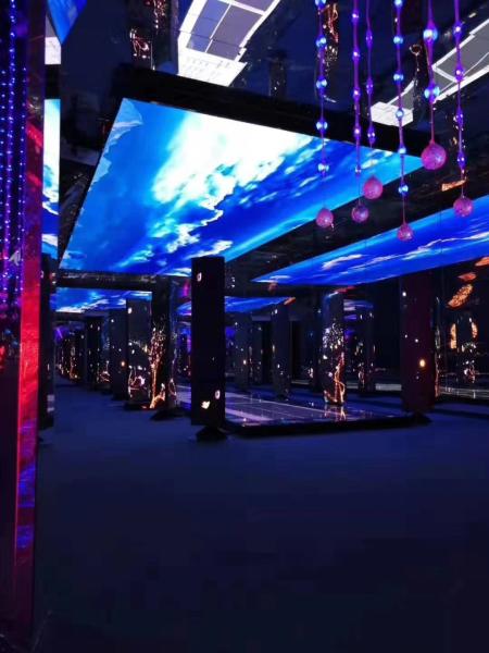 Full Color Indoor Led Window Screen , Video Advertising Screen Al Die Casting Cabinet