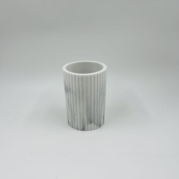 Белый мраморный полирезиновый принт аксессуары для ванной комнаты набор кэдди реброванной вертикальной полосы лосьон насос кастрюля зубная щетка поднос