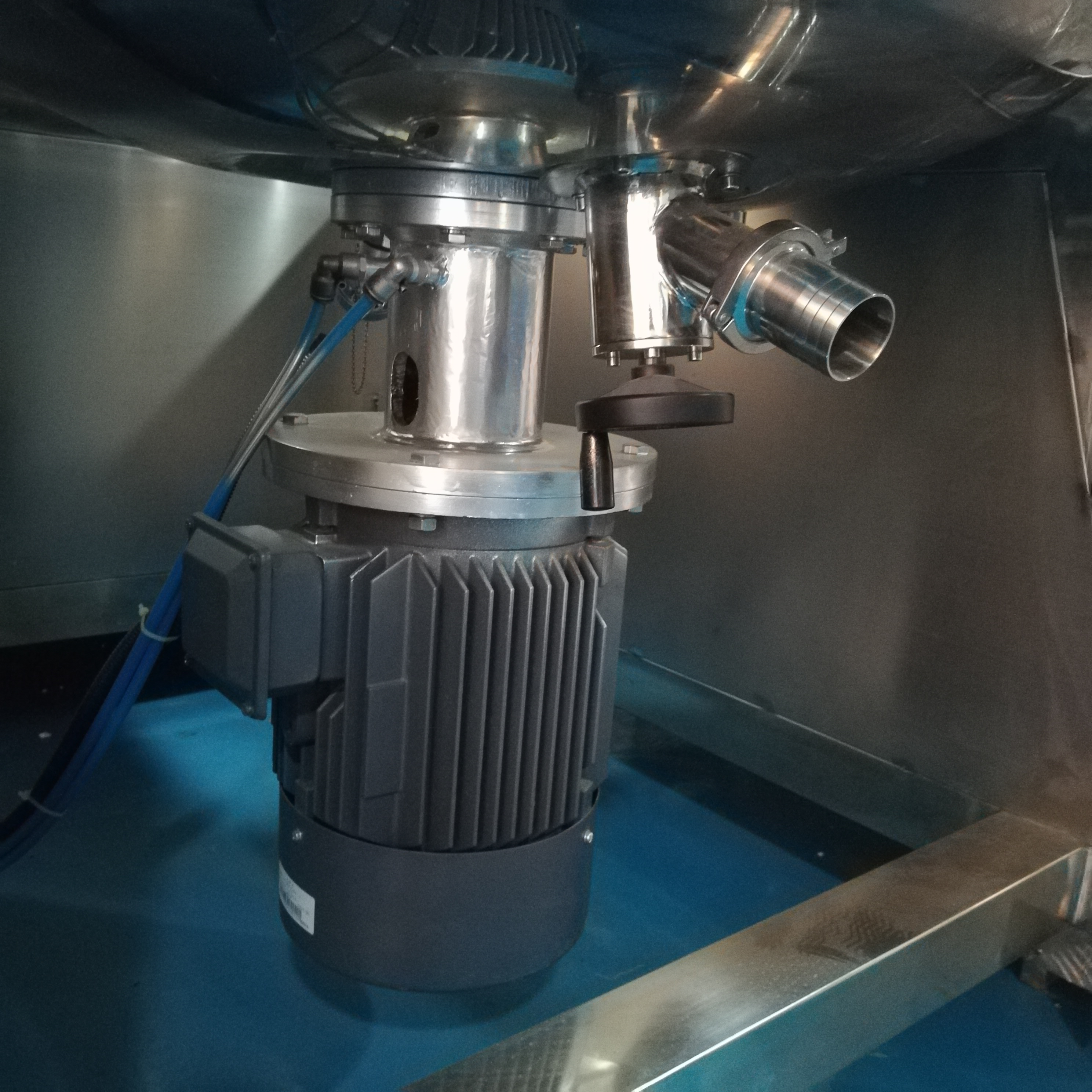 SUS316 Cosmetic Lotion Making Vacuum Emulsifying Mixer