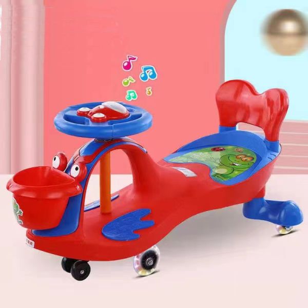 Мальчики и девочки ездят на свинговых автомобилях с сертификатом CE