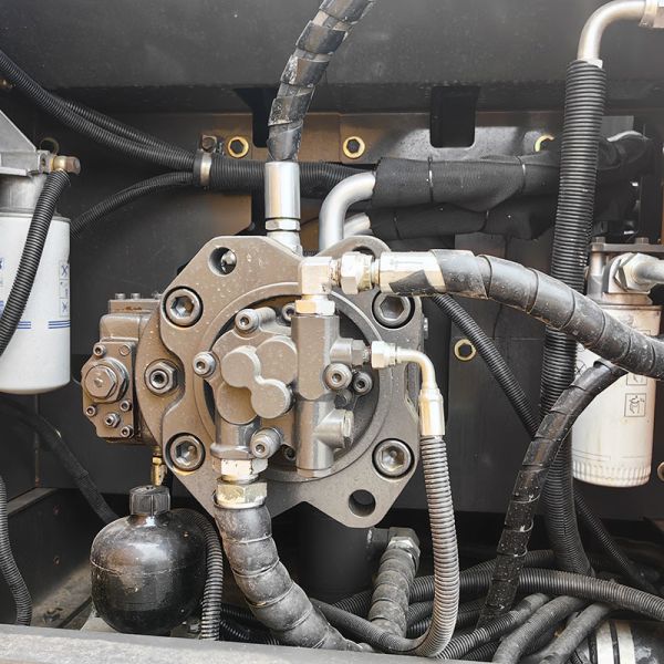 Original Used Volvo EC240 Excavator Hydraulic 134KW 380L Fuel Tank