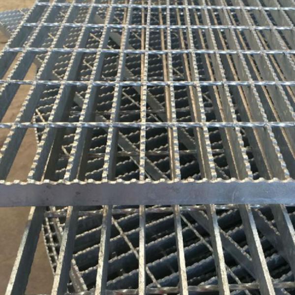 Anti deslizamento W325A/1 que solda carregando o metal serrilhado barra que raspa para a plataforma da passagem