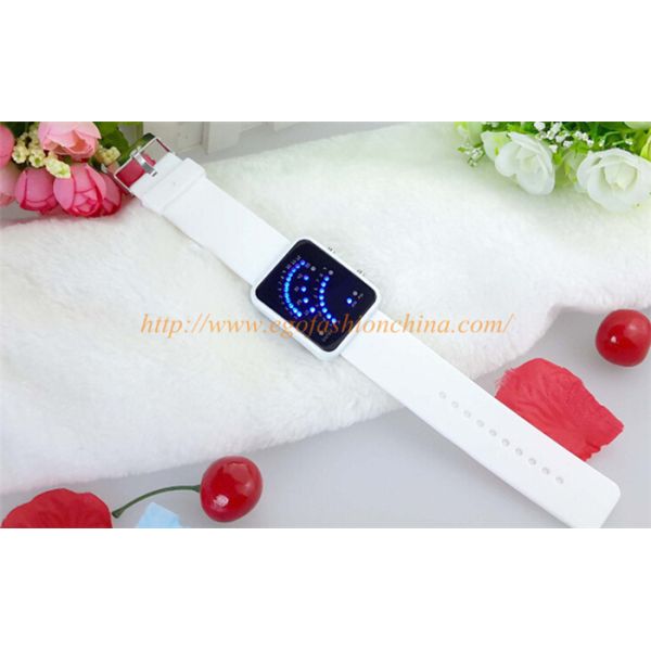 E Go Fashion OEM Watches for Man Sports Watch Quartz Analog Watch LED Watch Silicone Watch