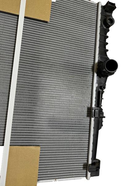 Aluminum Brazed Radiator Plastic Water Tank for BMW G30 G31 G32 G11 G12 Car Fitment BMW