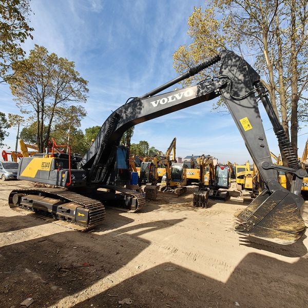 EC240 Volvo Excavators Second Hand Middle Size 1.2m3 Bucket Capacity Volvo D7D Engine