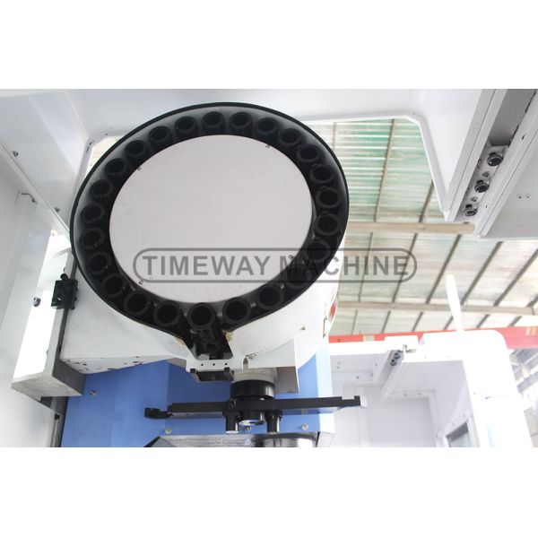 500mm Table Travel Automatic CNC Vertical Machining Center for Precise Machining