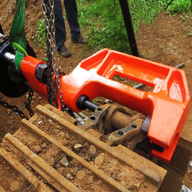 Excavator Bulldozer Track Link Repair 120T Manual Portable Hydraulic Track Pin Pusher