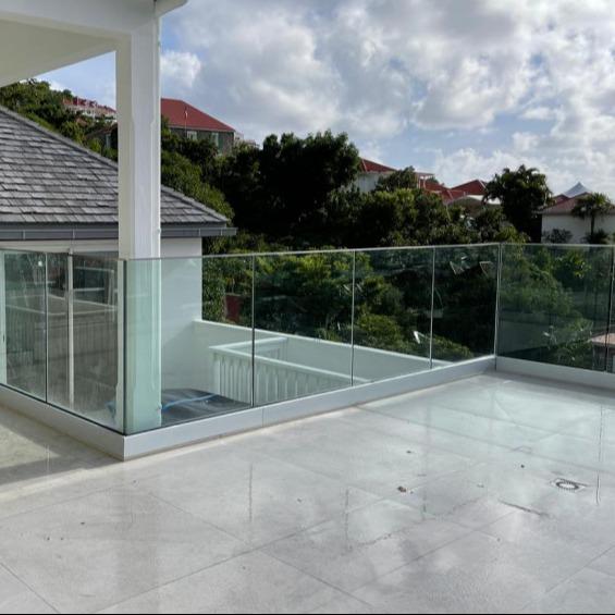 Customized Frameless Glass Balustrade 8mm, 10mm, 12mm Aluminium U Channel System