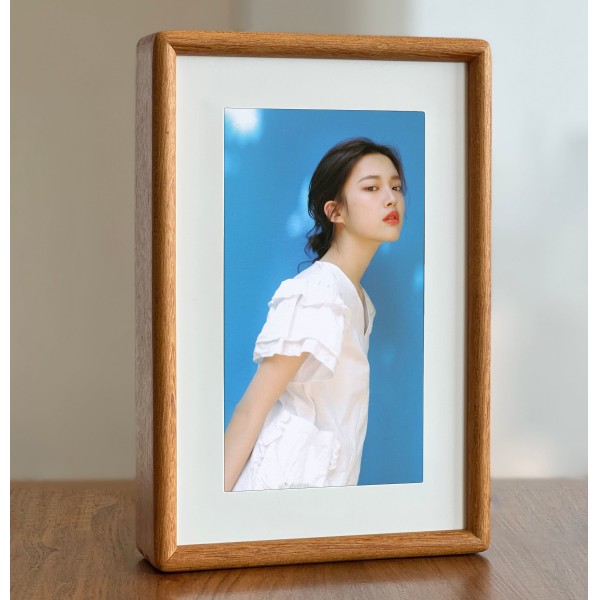 7 Inch 1024×600 WiFi Digital Photo Frame With Wide Wooden Frame and Multi-touch Screen