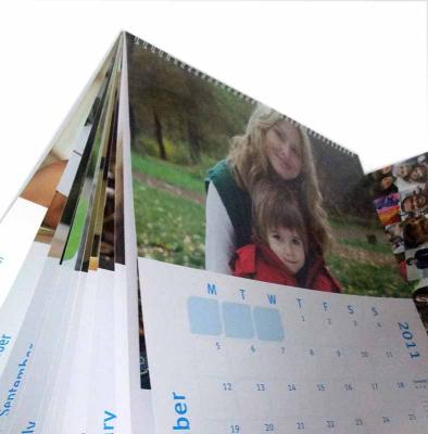 CMYK ou PMS YO liant la stratification brillante a adapté le service aux besoins du client d'impression de calendrier