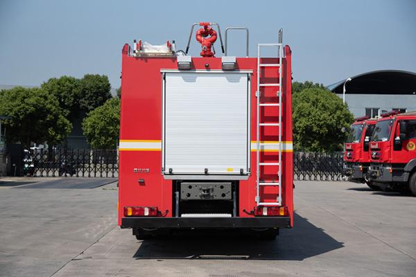 Sinotruk HOWO 18T Tanque de água Caminhão de combate a incêndios Preço baixo China Fabricante