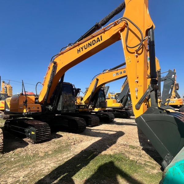 22.5 tonnes Hyundai Excavateur d'occasion 225LC-9 Machine de creusement d'équipement lourd