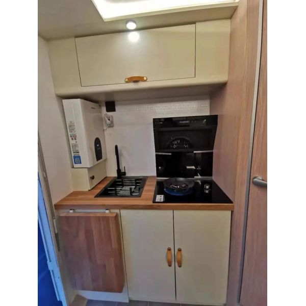 Трейлер туриста инвертора туристов 3000W стеклоткани батареи 600AH рекреационный