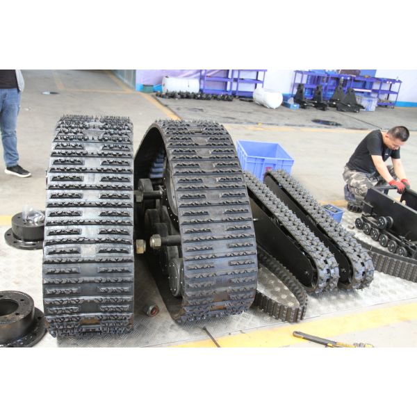 Резиновый тип Undercarriage длины робота 1300mm обеззараживанием шасси следа