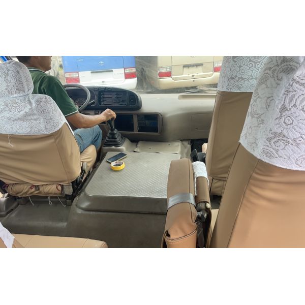 30-Seater Diesel Toyo Ta Coaster Mini Bus with Luxury Design and Fuel Efficiency