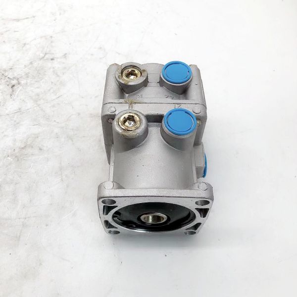 Hot Selling Original CAR Truck Brake Valve Assembly For JMC