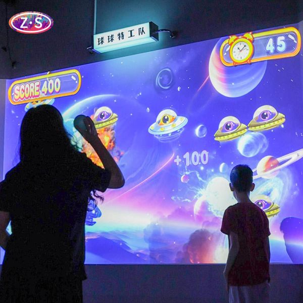 1024x768 Interactive Throw Wall Ball Projection Game System Durable Laser
