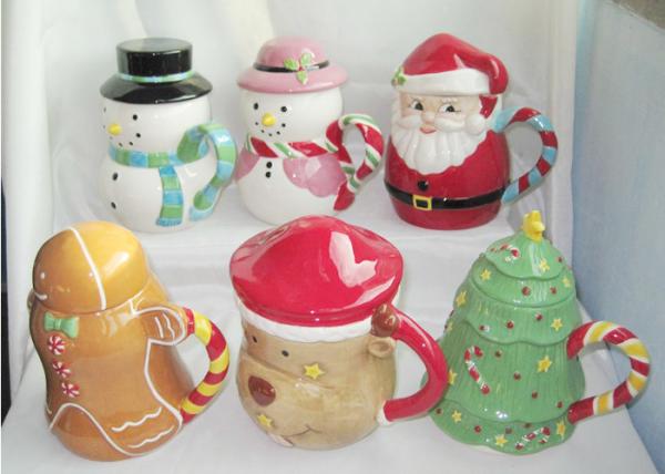 Easy Clean Dolomite Hand Painted Christmas Themed Mugs Food Grade With Covered