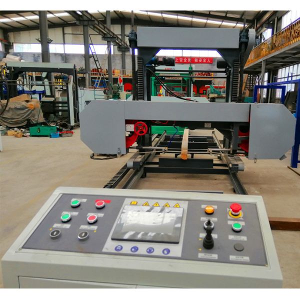 Машина лесопилки гидравлической древесины бензина портативная с мобильным трейлером