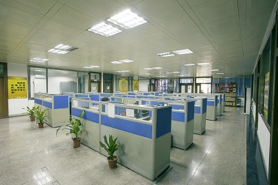 Машина для изготовления пластиковых рулонов для ремней из ПП с одной винтой 110 мм