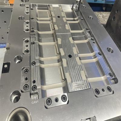 Fabricante de moldes de injecção de plástico de punho de janela confiável na China