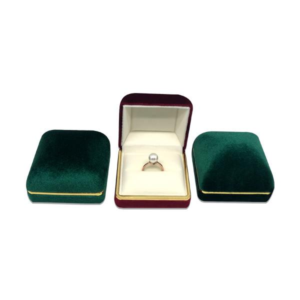 Lightweight Square Metallic Logo Velvet Necklace Gift Box