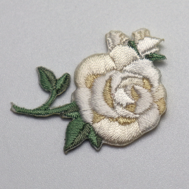 High Quality Customized Heat Cut Embroidery Rose Flower Patch for Garment